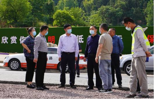 六安市公路管理處黨委書(shū)記、主任楊廣來(lái)一行蒞臨指導(dǎo)我司項(xiàng)目